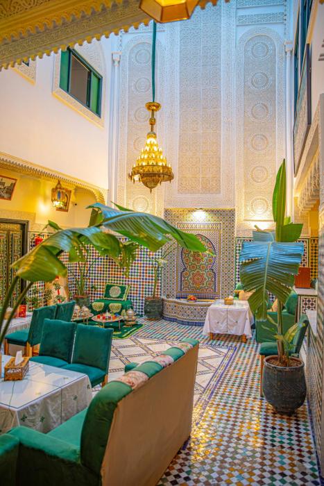 Riad YAMNA - Quiet Desire