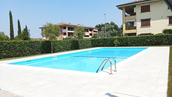 Sirmione Apartment 19 POOL and BARBECUE