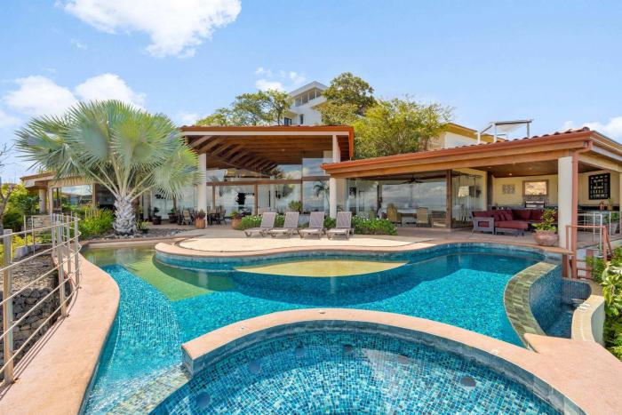 Infinity Pool Villa Dual Ocean & Beach Views