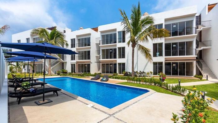Manzanillo Spacious Modern 2 bedrooms with pool
