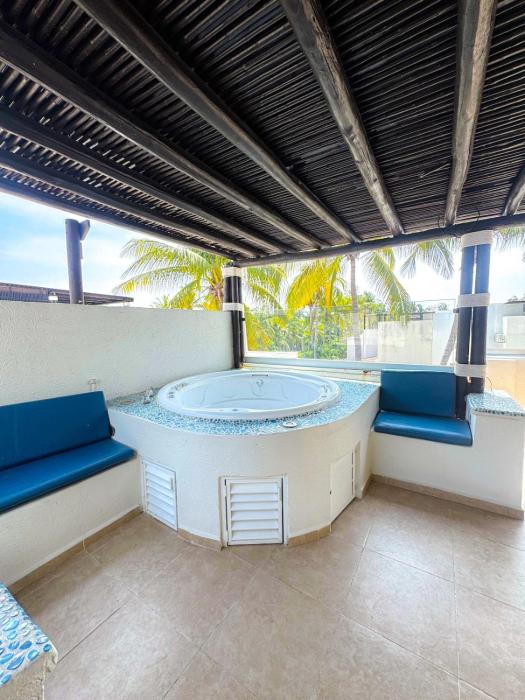 Villa Veronica in Acapulco Diamante with Private Jacuzzi
