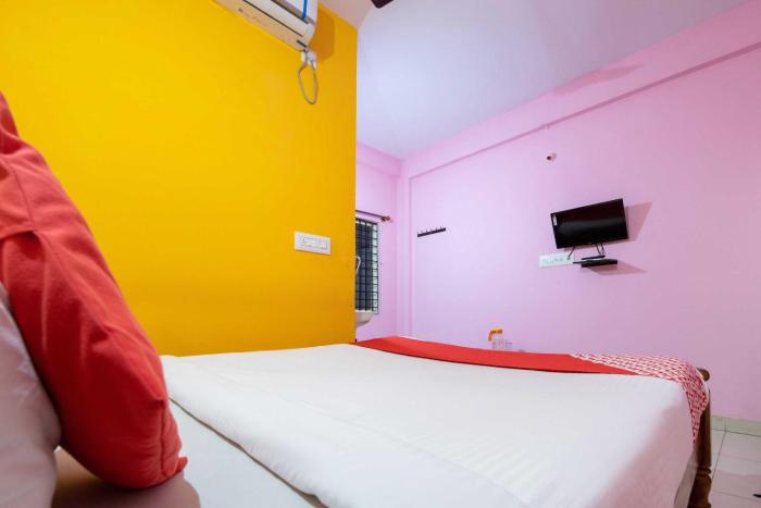 Hotel O SN Deluxe