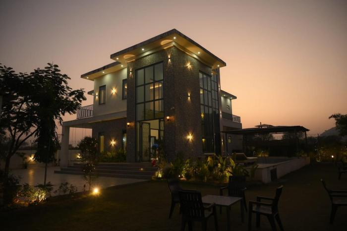 Orca Hill Villa, Pool & Hill View