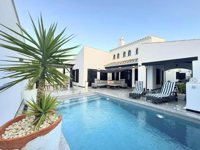 Villa del Alemán by Rental Olé