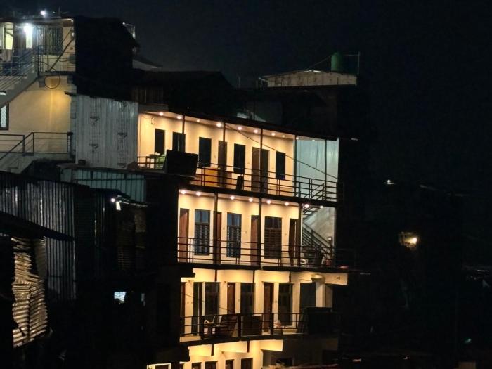 Rudraksh hotel an restaurant gaurikund