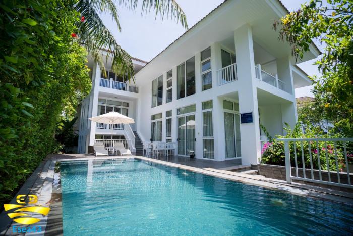 Danang pool villa by Esea43