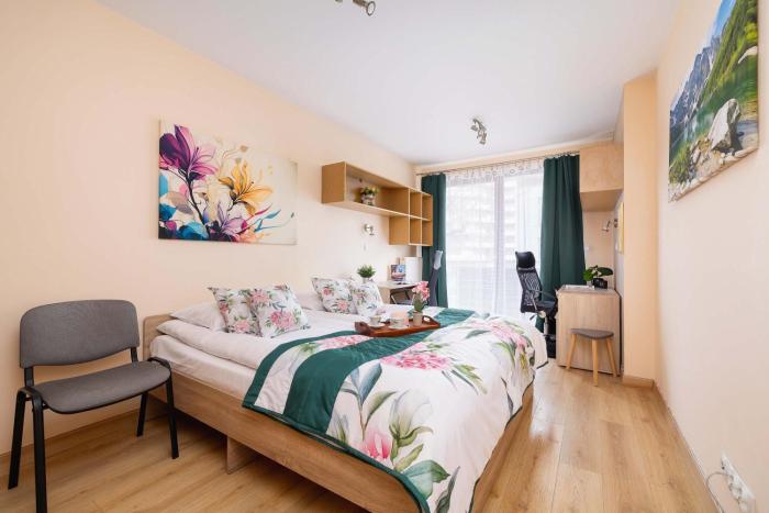 Grzegórzecka Family Apartments with Balcony & Parking Cracow by Noclegi Renters