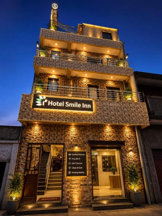 Hotel Smile inn by CN-Next to Railway Stn