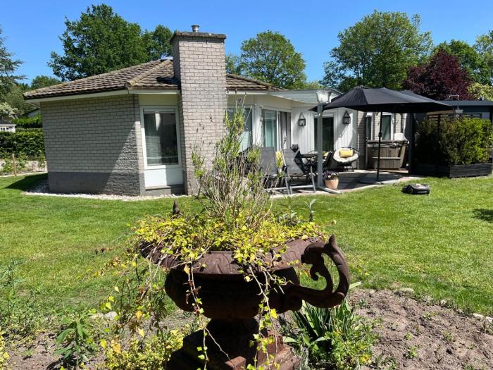 HOLTINGERHUYS Havelte- Giethoorn! Tegen betaling Wellness!!!