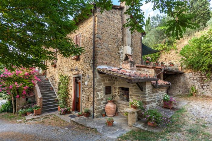 Apartment In A Farmhouse Overlooking Val Di Chiana