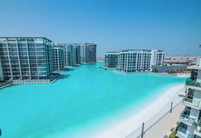 StayShort - 1 Bed Apartment in Meydan Sleeps 2 with Balcony