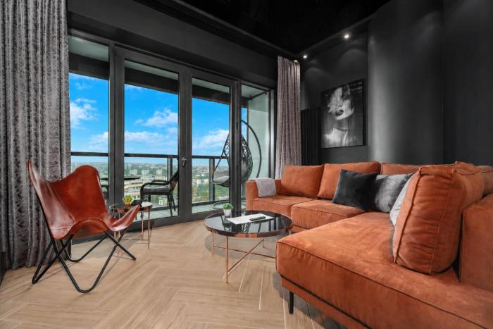 MARGI Velvet Apartament 13TH FLOOR LED CEILING BATH POOL