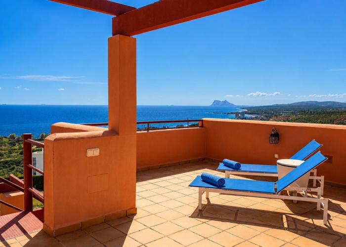 2086-Amazing penthouse with sea view solarium