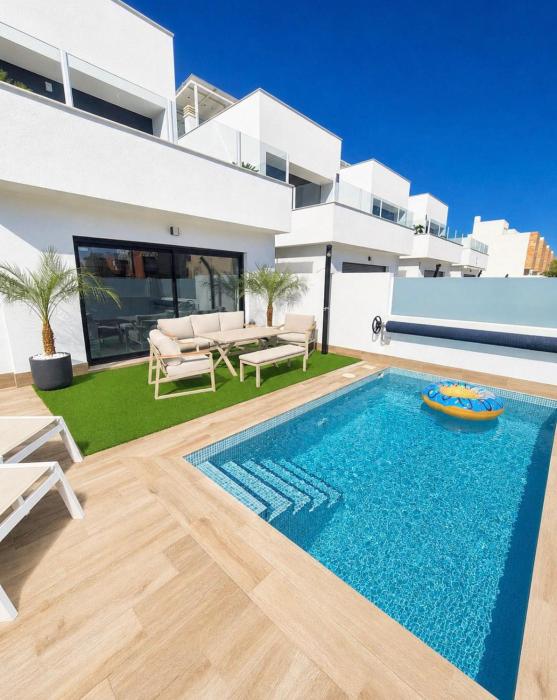 CasaBlanca- Private Heated Pool