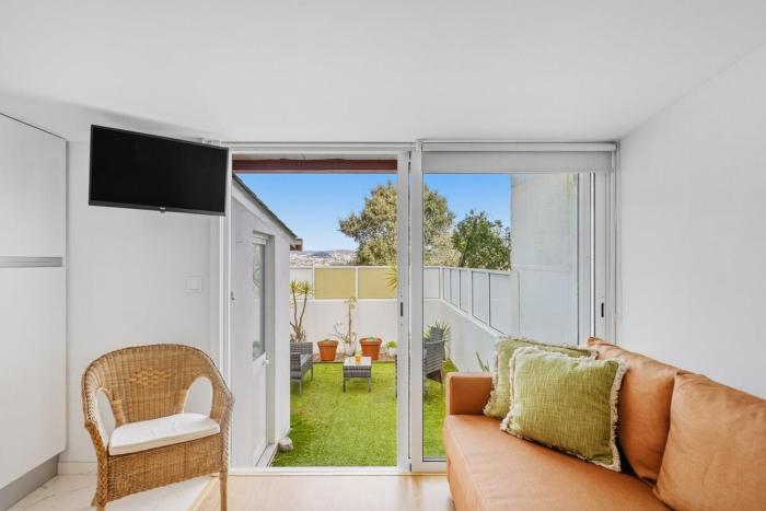 Sunny House with Private Terrace