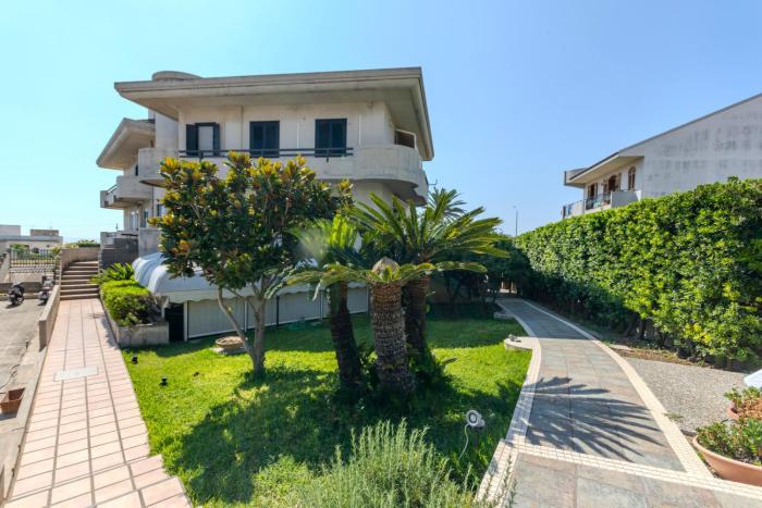 Magnolia House