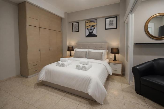 Piraeus Studio Royal No1