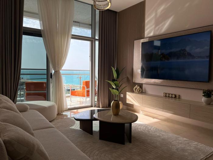 Luxury 12F Full Sea View North Edge Tower 7B