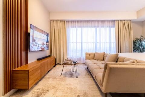 Skhomes Upperhill Studio