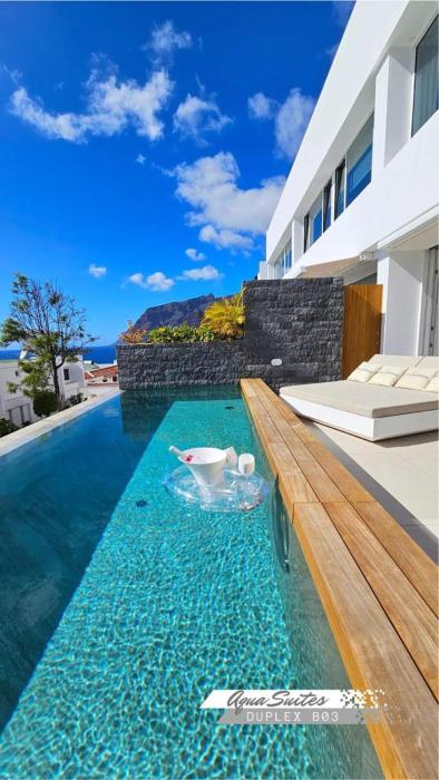 Luxury Duplex "Azure Retreat"