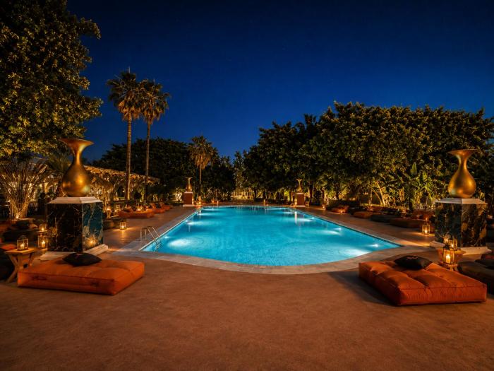 BLACK AMBER BOUTIQUE HOTEL