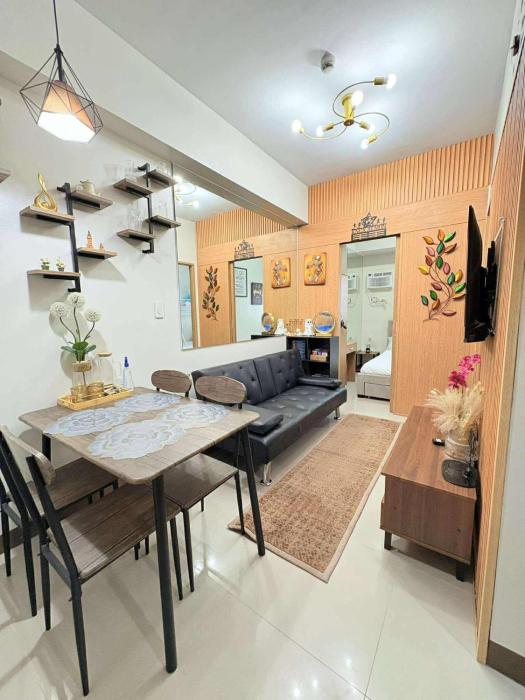 Staycation Close to Naia - 2br with balcony