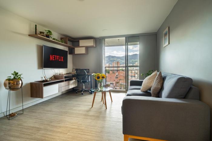 Modern 2BR Apartment AC Parking SPA area