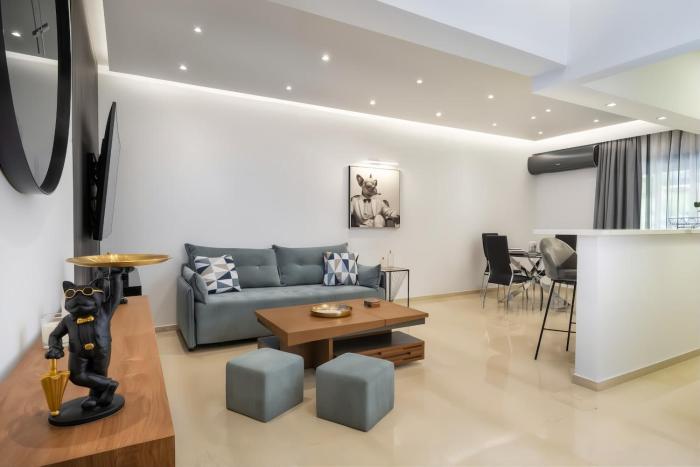 Elegant Oasis 2 BR Apt near the Marina & the Beach