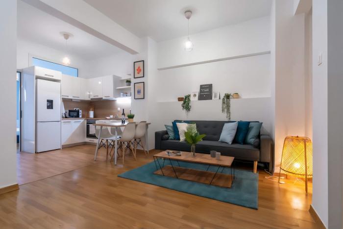 Modern 2BD apt in Athens , 3-min metro