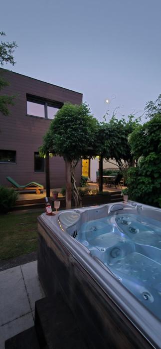 Luxury Prague Garden Retreat with Hot Tub and Pinball