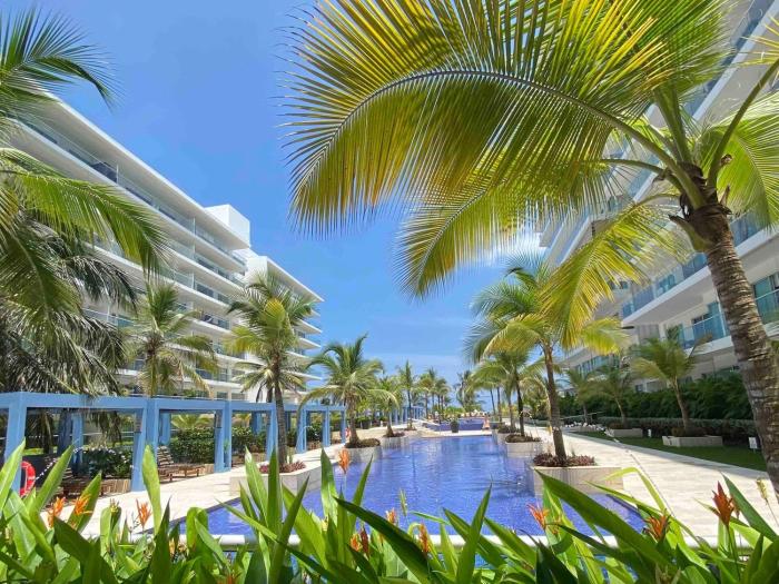 2BR Luxury Beachfront with Direct Beach Access