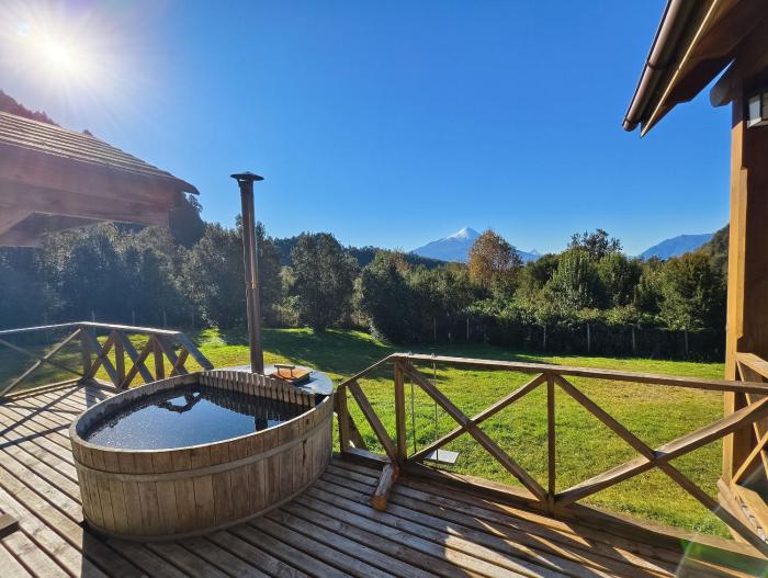 Casa Ensenada vista volcán Osorno y jardín amplio