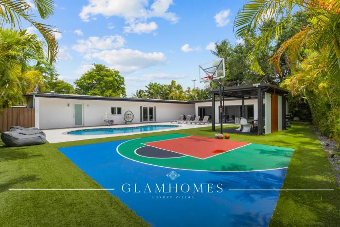 Villa Solara - Pool - Cinema - Basketball Court