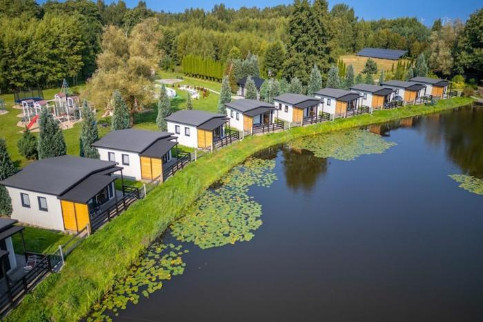 Single-story holiday home by the pond no 2