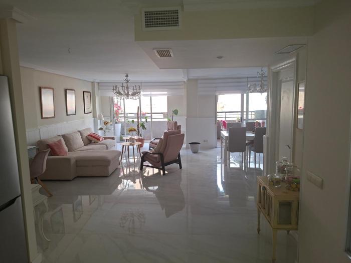 Espectacular vivienda a un minuto andando de la Playa y del Paseo marítimo en Almería