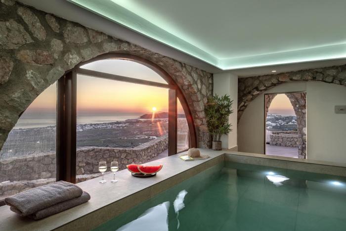 Villa - Sleeps 5 - Private Heated Pool-Parking