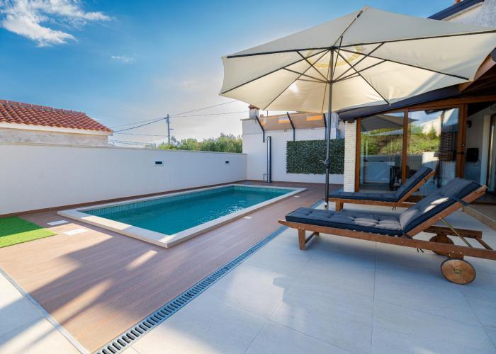 Holiday Home Mareta with pool