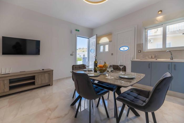 Antonis House