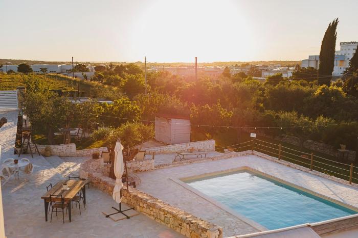 Tenuta 25 - Stone Villa with Pool in Puglia