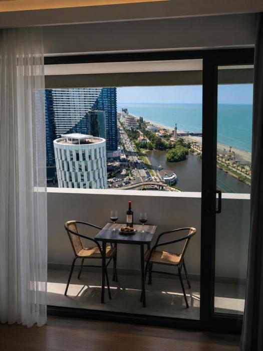 Alliance Palace Comfortable Sea View Aparthotel