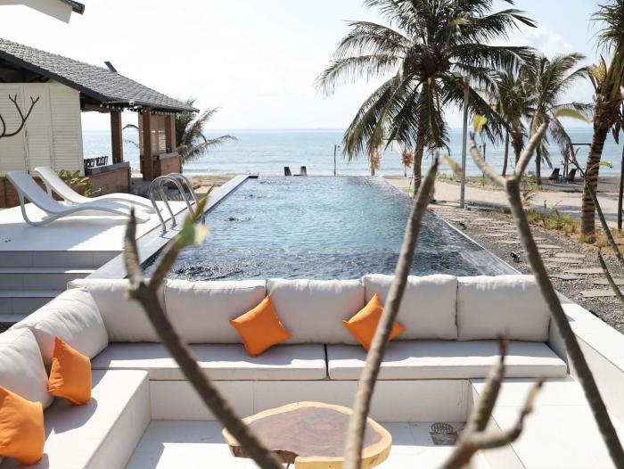 Villa 6 BedRoom Beach Front With Free Breakfast