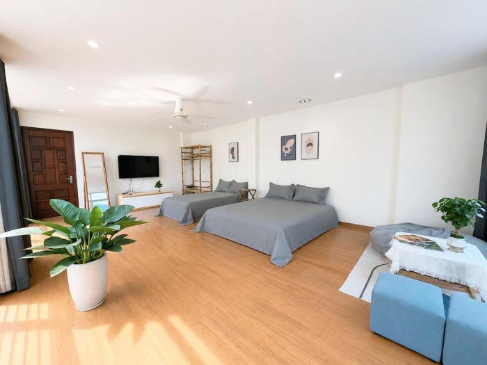 Lovely and Bright 4BR House near West Lake