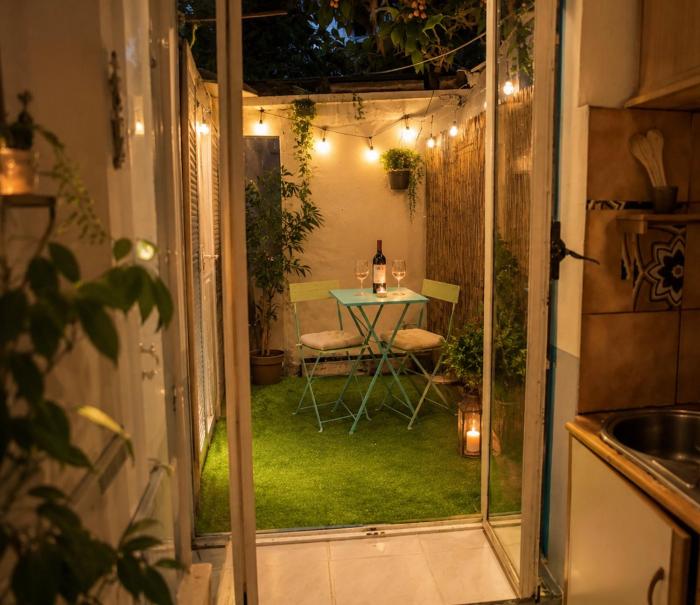 Studio Loft atypique, calme et lumineux avec cour privative ensoleillée, plein centre Marseille 6e