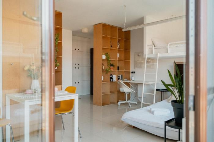 City Centre Studio with Air Conditioning near Wrocław Main Station, with Free Public Parking