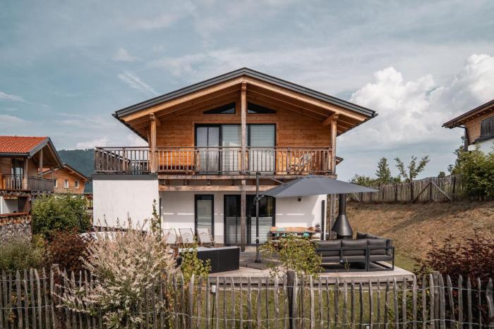 Chalet Charivari Inzell mit Whirlpool, Sauna & Garten