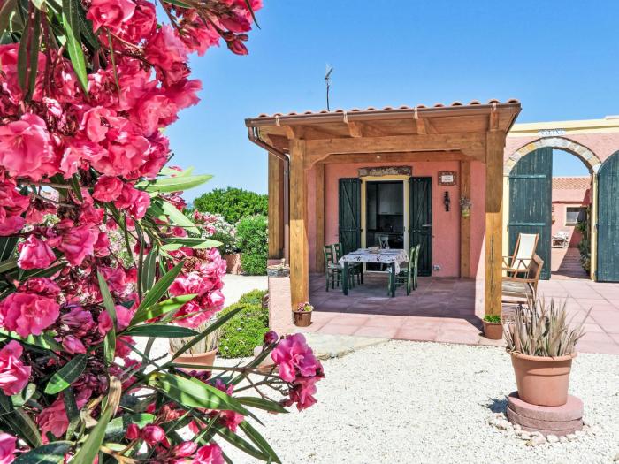 Apartment Wohnung in Calasetta mit Grill und Garten by Interhome