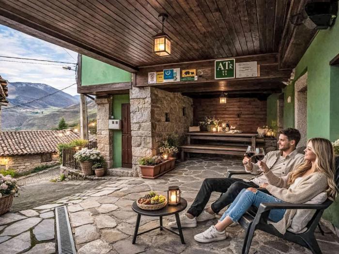 Holiday Home Berghütte mit Terrasse- Kamin und Jacuzzi by Interhome