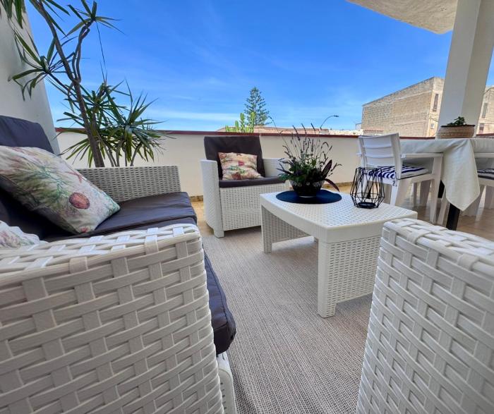 3 min Walk to Beach 3BR Apartment with Terrace AC & Parking