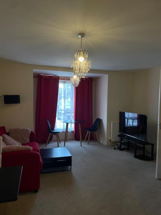 2bdroom city center house Perfect for contractors