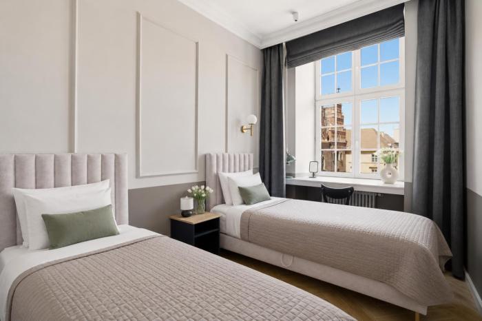 Panoramic Market Square View 3 Rooms - AS Home R265